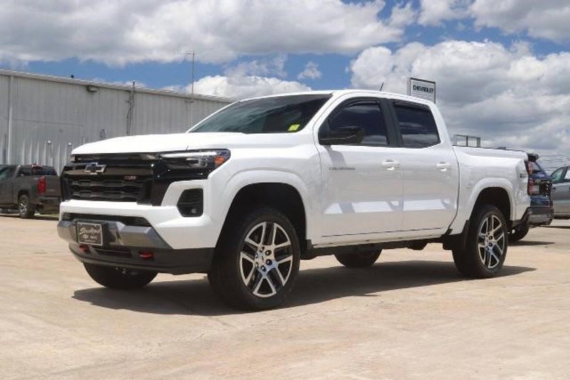 Certified 2023 Chevrolet Colorado Z71 w/ Z71 Convenience Package 2 image 1