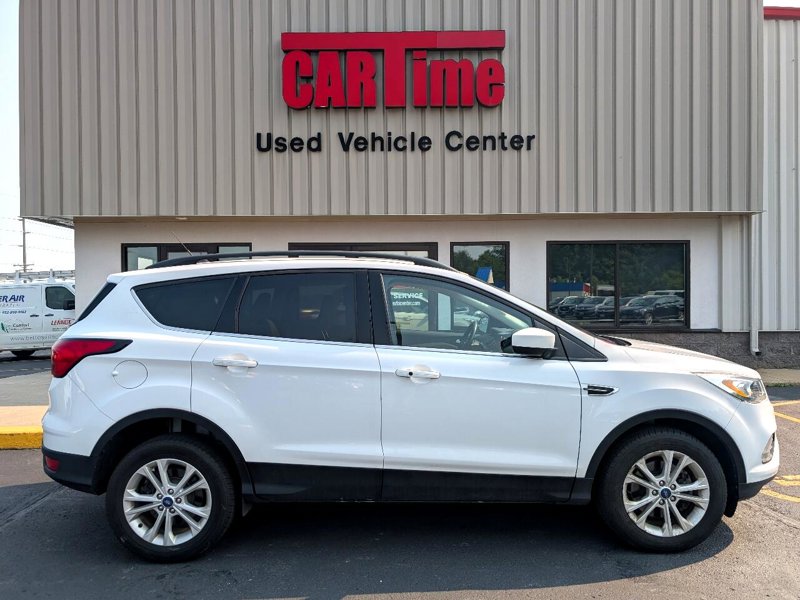 Used 2019 Ford Escape SEL image 1