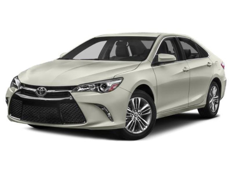 Used 2015 Toyota Camry SE image 1