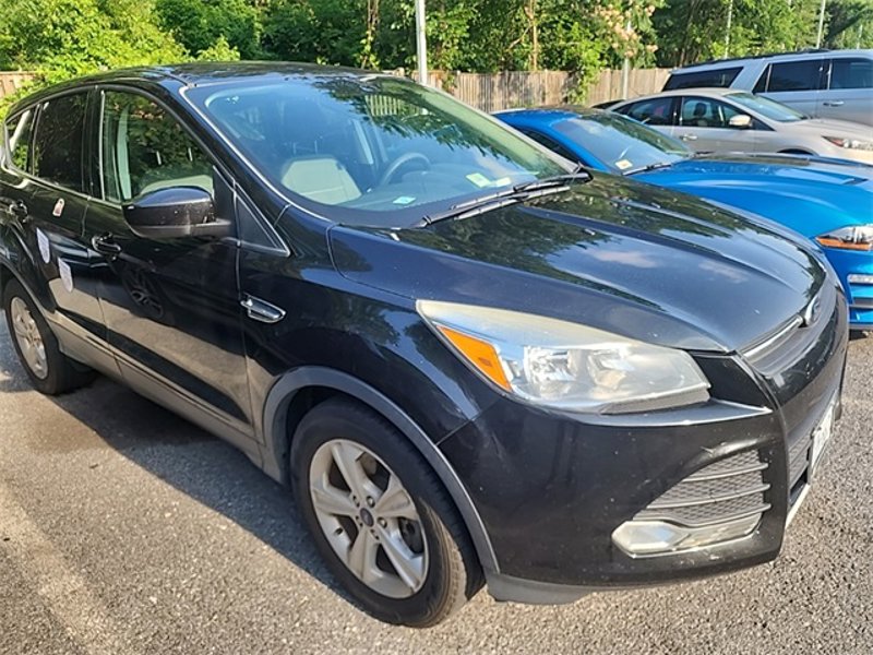 Used 2015 Ford Escape SE image 1