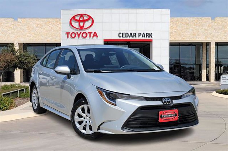 Certified 2025 Toyota Corolla LE image 1