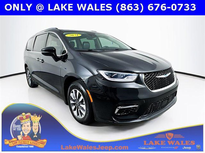 Certified 2021 Chrysler Pacifica Touring-L image 1