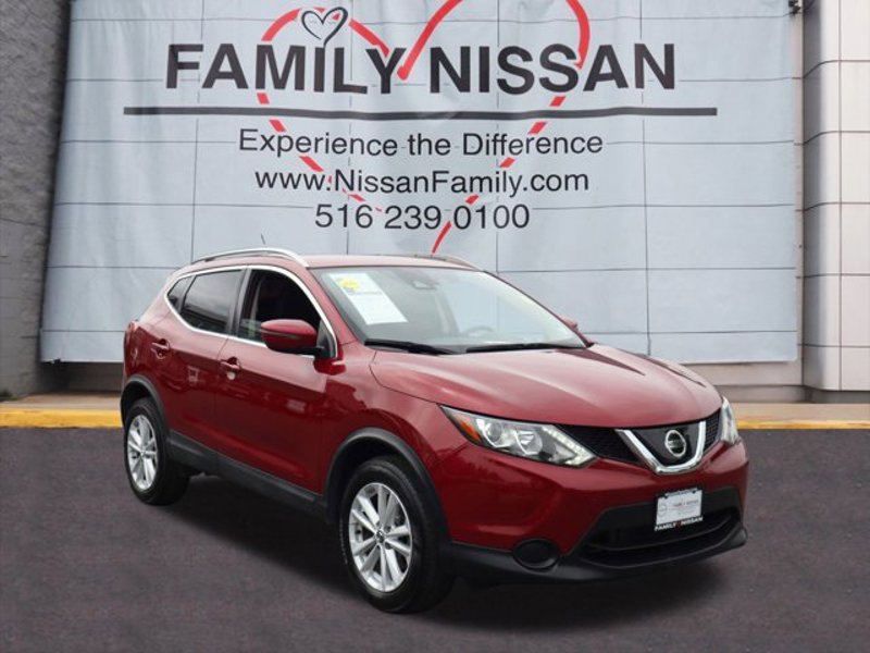 Certified 2019 Nissan Rogue Sport SV image 1