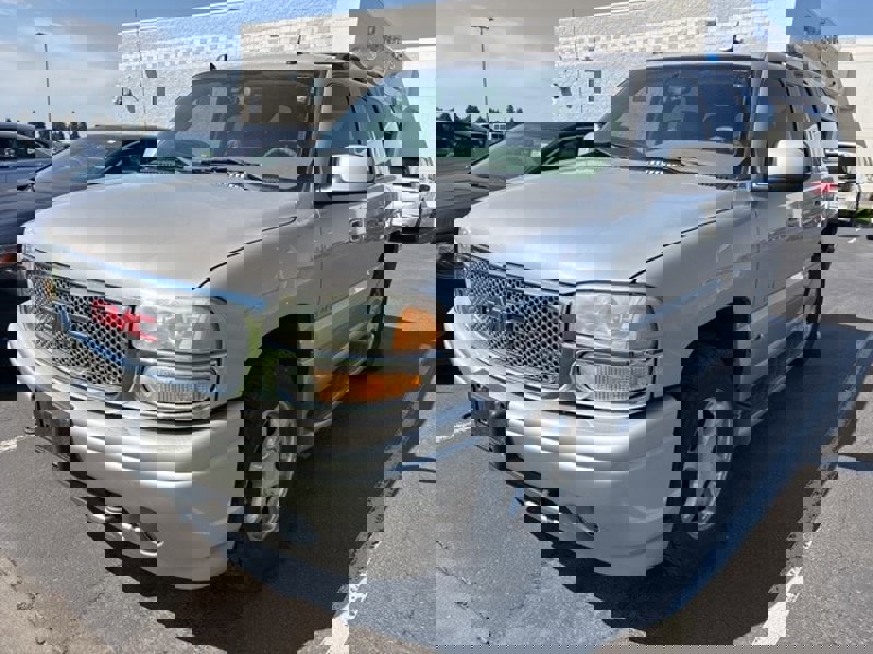 Used 2005 GMC Yukon Denali image 1