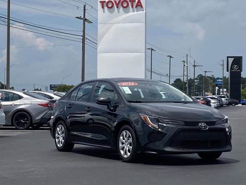 Used 2022 Toyota Corolla LE image 1