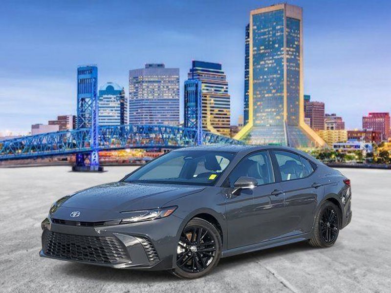 Certified 2025 Toyota Camry SE image 1
