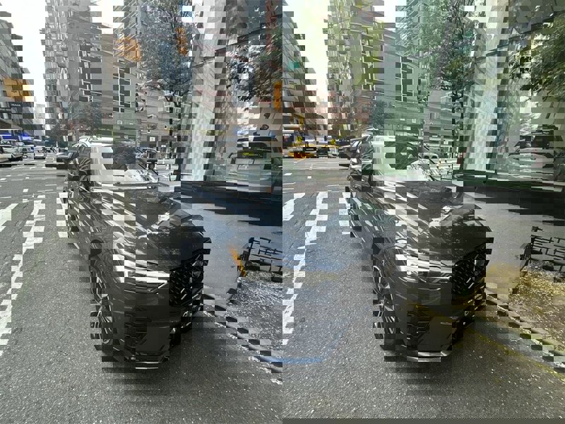 Certified 2023 Volvo XC60 B5 Plus image 1