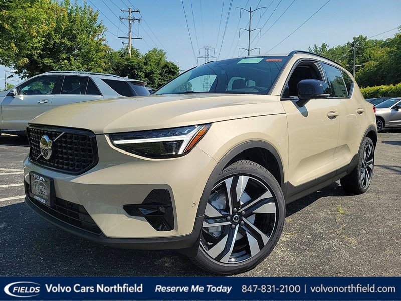 Certified 2025 Volvo XC40 B5 Plus w/ Climate Package image 1