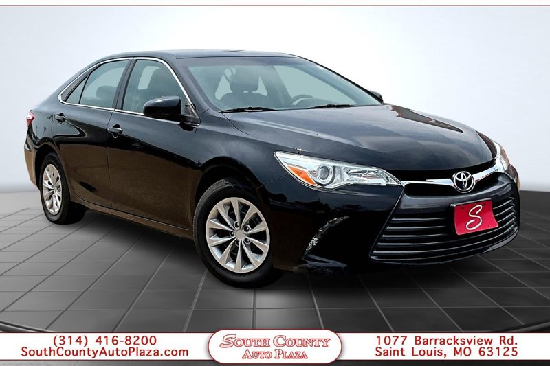 Used 2015 Toyota Camry LE image 1