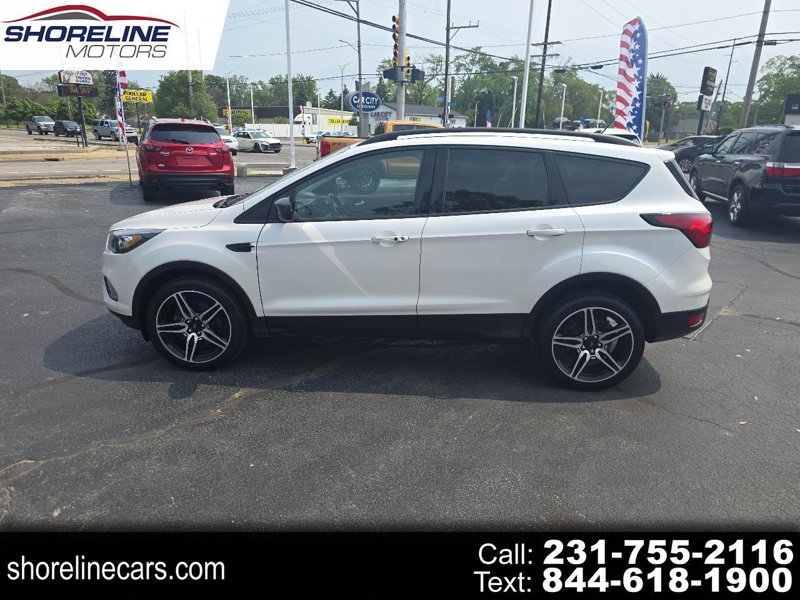 Used 2019 Ford Escape SEL image 1