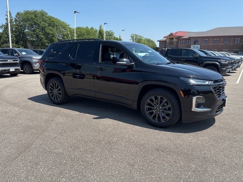 Certified 2023 Chevrolet Traverse RS w/ LPO, Floor Liner Package image 1