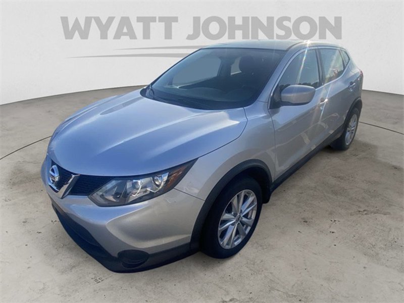 Used 2017 Nissan Rogue Sport S w/ S Appearance Package image 1