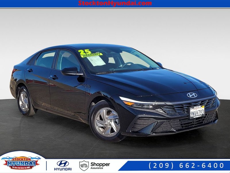 Certified 2025 Hyundai Elantra SE image 1