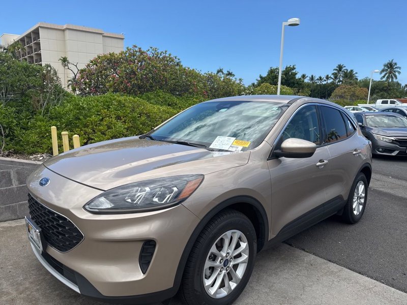Used 2020 Ford Escape SE image 1