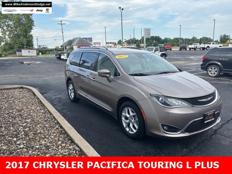 Used 2017 Chrysler Pacifica Touring-L Plus w/ Advanced Safetytec Group image 1
