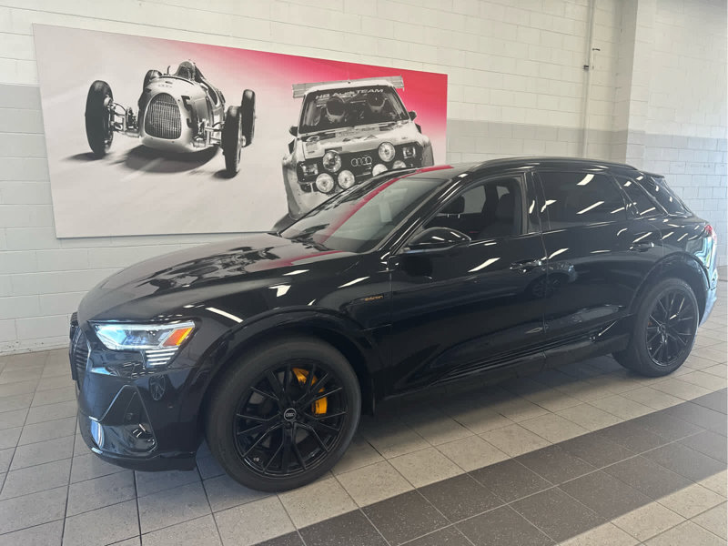 Certified 2022 Audi e-tron Chronos image 1