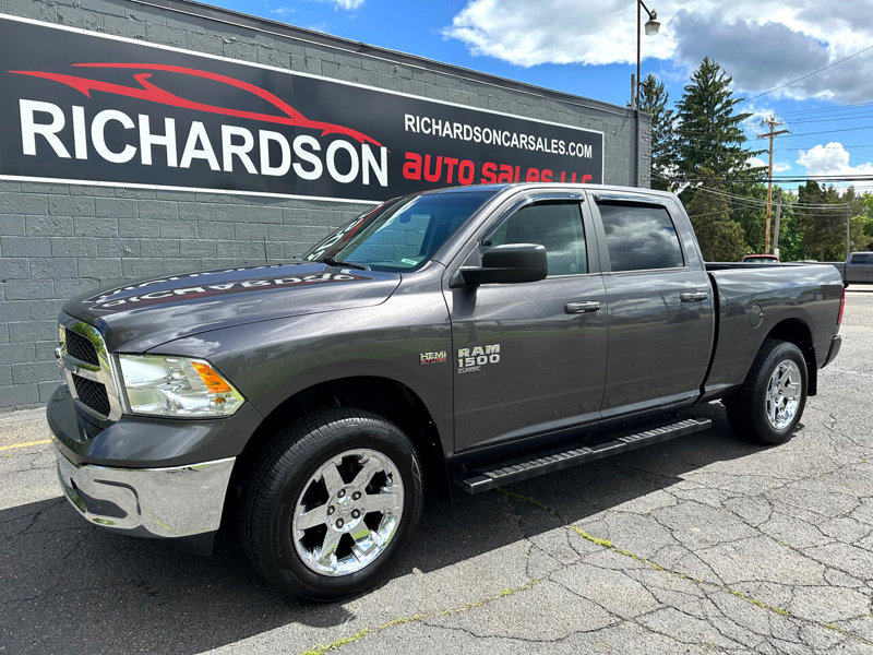 Used 2019 RAM 1500 Classic SLT image 1