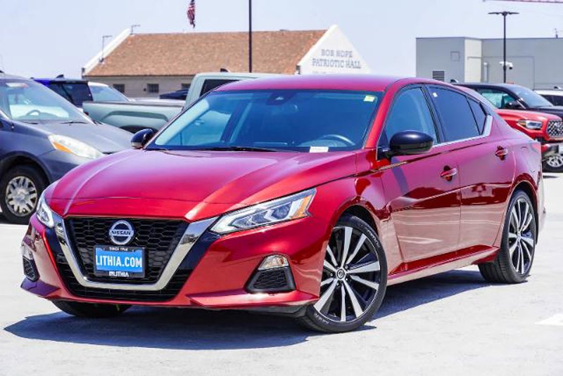 Certified 2021 Nissan Altima 2.5 SR image 1