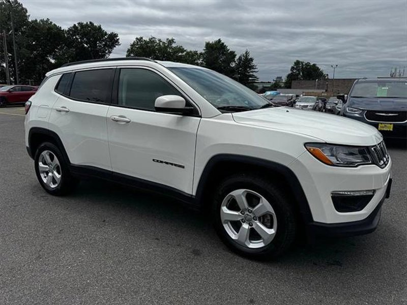 Certified 2019 Jeep Compass Latitude w/ Cold Weather Group image 1