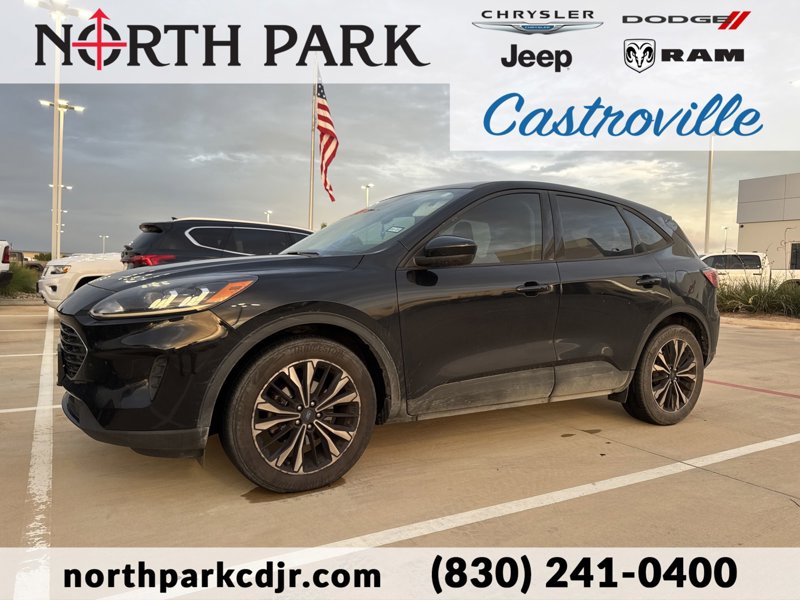 Used 2022 Ford Escape SE w/ SE Sport Appearance Package image 1