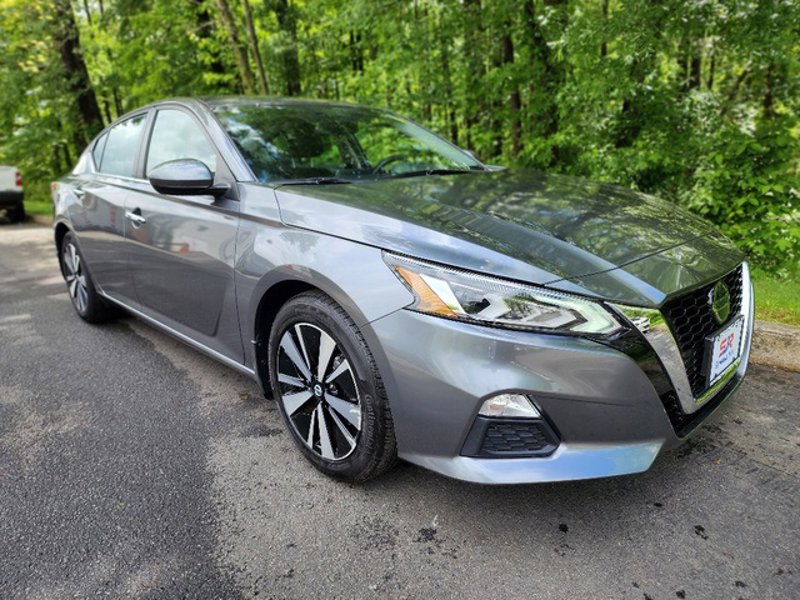 Certified 2021 Nissan Altima 2.5 SV image 1