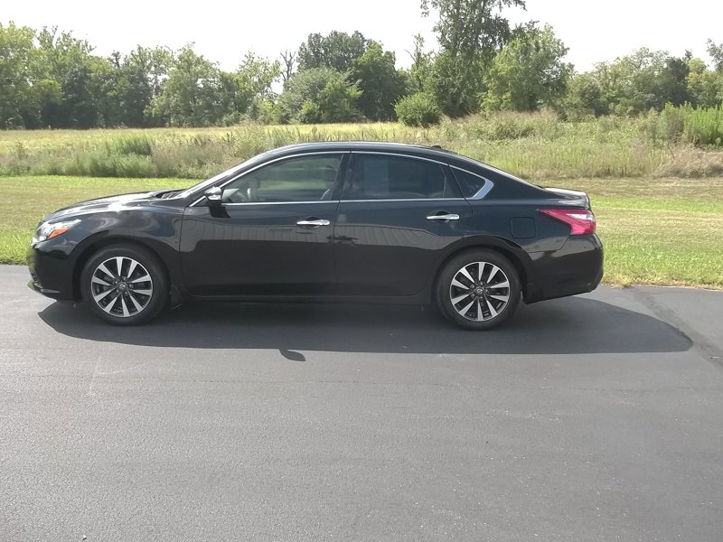 Used 2017 Nissan Altima 2.5 SL image 1