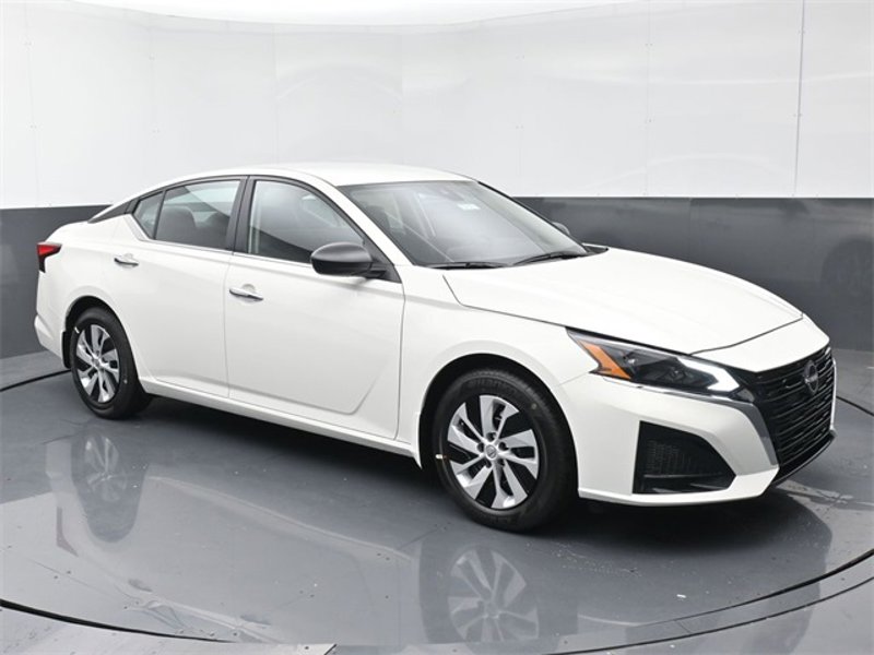 Certified 2025 Nissan Altima 2.5 S image 1
