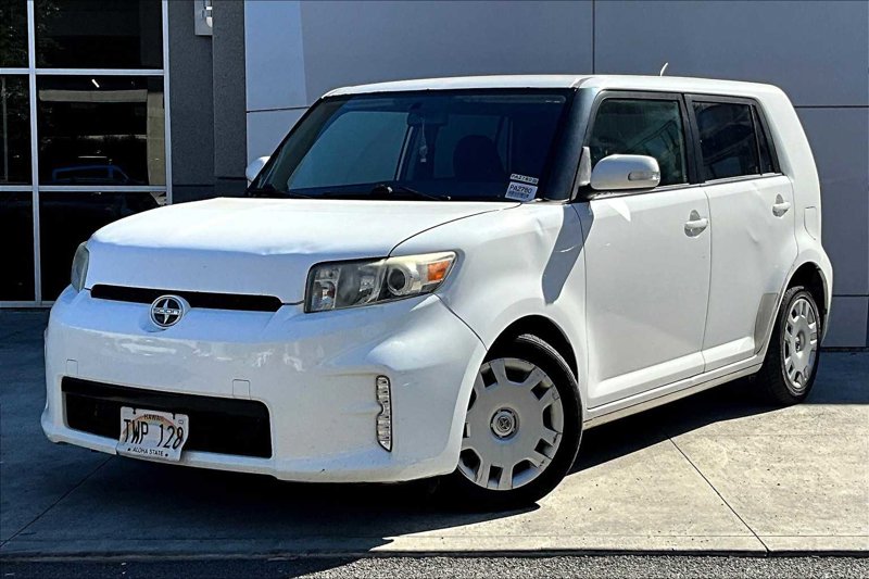 Used 2014 Scion xB image 1