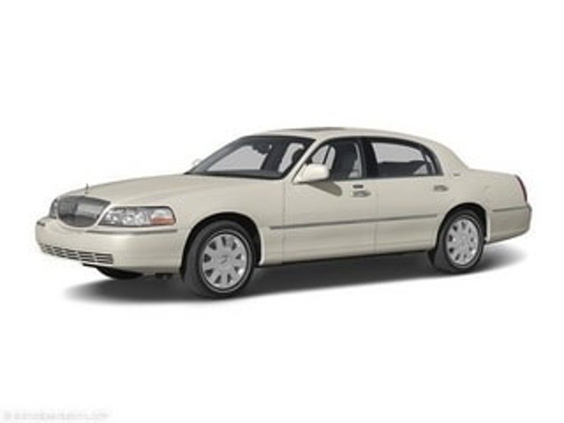 Used 2004 Lincoln Town Car Ultimate image 1
