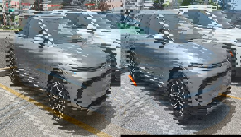 Used 2024 Chevrolet Equinox EV LT image 1