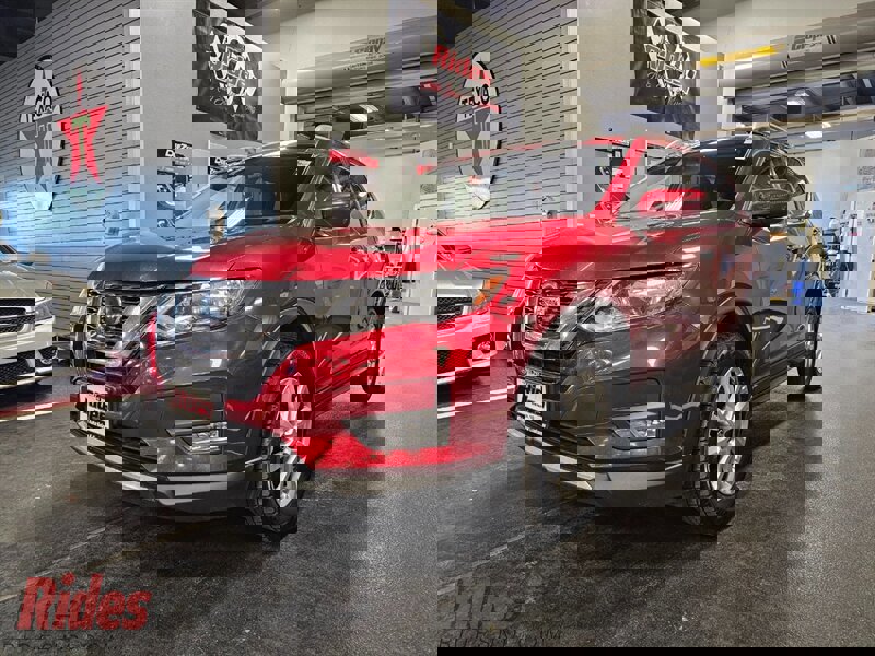 Used 2019 Nissan Rogue SV image 1