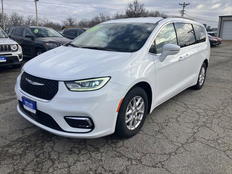 Certified 2022 Chrysler Pacifica Touring-L image 1