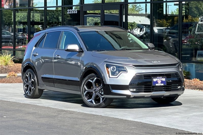 Certified 2024 Kia Niro EX Touring image 1