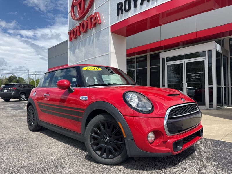 Used 2019 MINI Cooper S w/ Signature Upholstery Package image 1