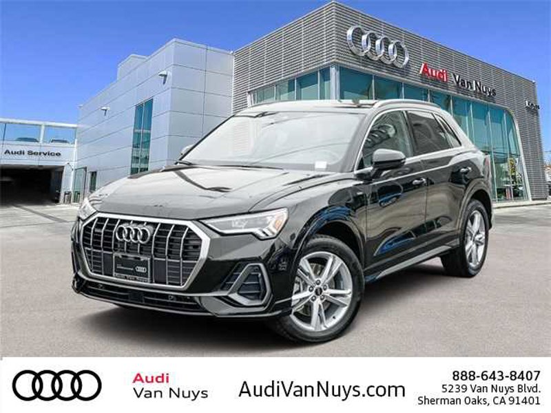 Certified 2024 Audi Q3 2.0T Premium Plus image 1