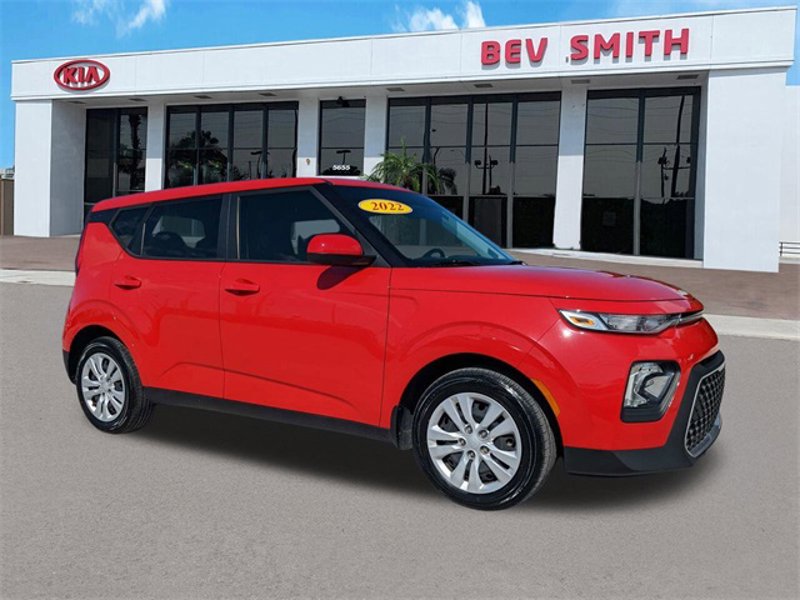 Certified 2022 Kia Soul LX image 1