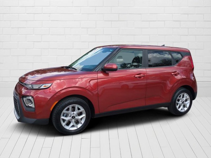 Certified 2022 Kia Soul LX w/ Technology Package image 1