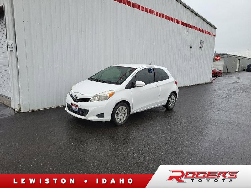 Used 2013 Toyota Yaris L image 1