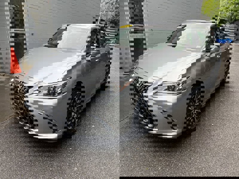 Certified 2022 Lexus ES 300h w/ Premium Package image 1