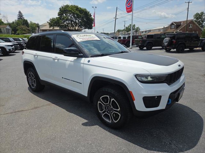 Certified 2023 Jeep Grand Cherokee Trailhawk w/ Luxury Tech Group III image 1