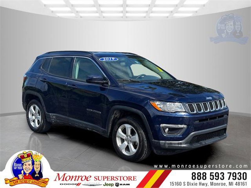Certified 2019 Jeep Compass Latitude w/ Cold Weather Group image 1