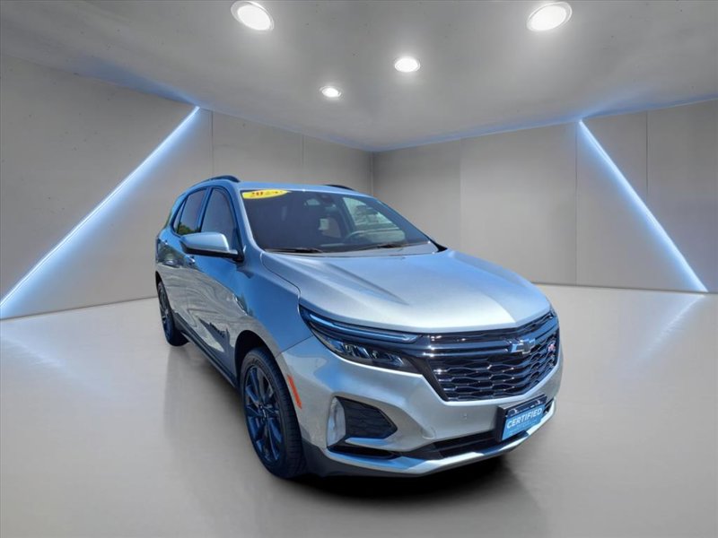 Certified 2024 Chevrolet Equinox RS w/ LPO, Floor Liner Package image 1