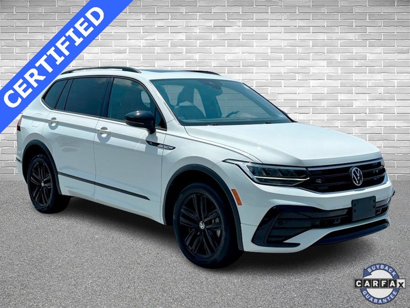 Certified 2022 Volkswagen Tiguan SE R-Line image 1