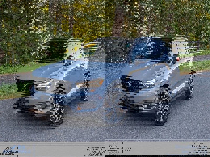 Certified 2022 Volvo XC40 T5 R-Design w/ Climate Package image 1