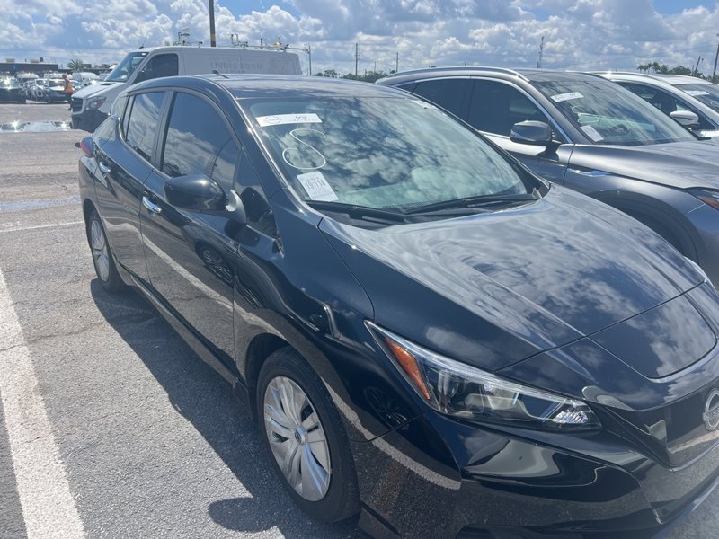Used 2023 Nissan Leaf S image 1