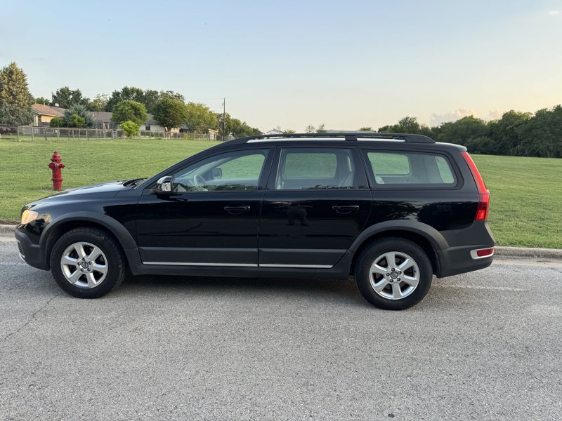 Used 2009 Volvo XC70 3.2 image 1