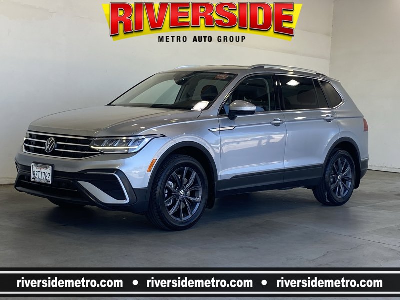 Certified 2022 Volkswagen Tiguan SE image 1