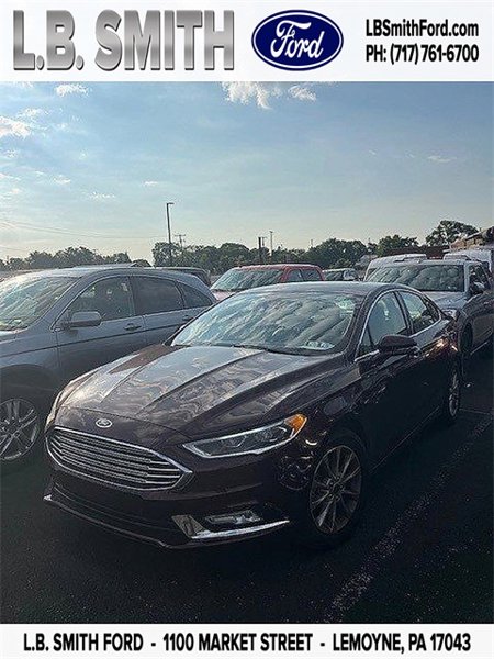 Used 2017 Ford Fusion SE w/ Fusion SE Technology Package image 1