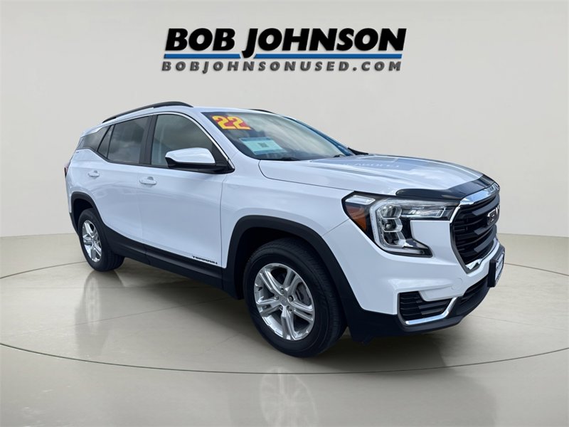 Used 2022 GMC Terrain SLE w/ Driver Convenience Package image 1