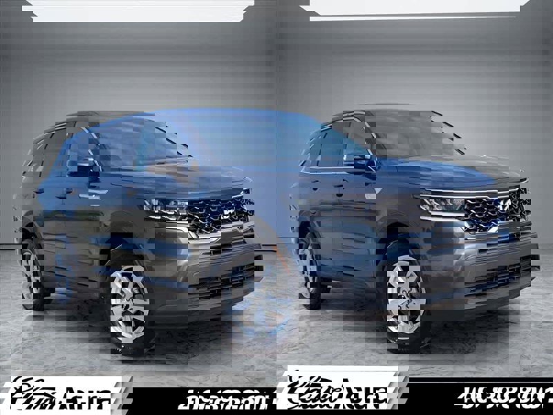 Used 2022 Kia Sorento LX image 1